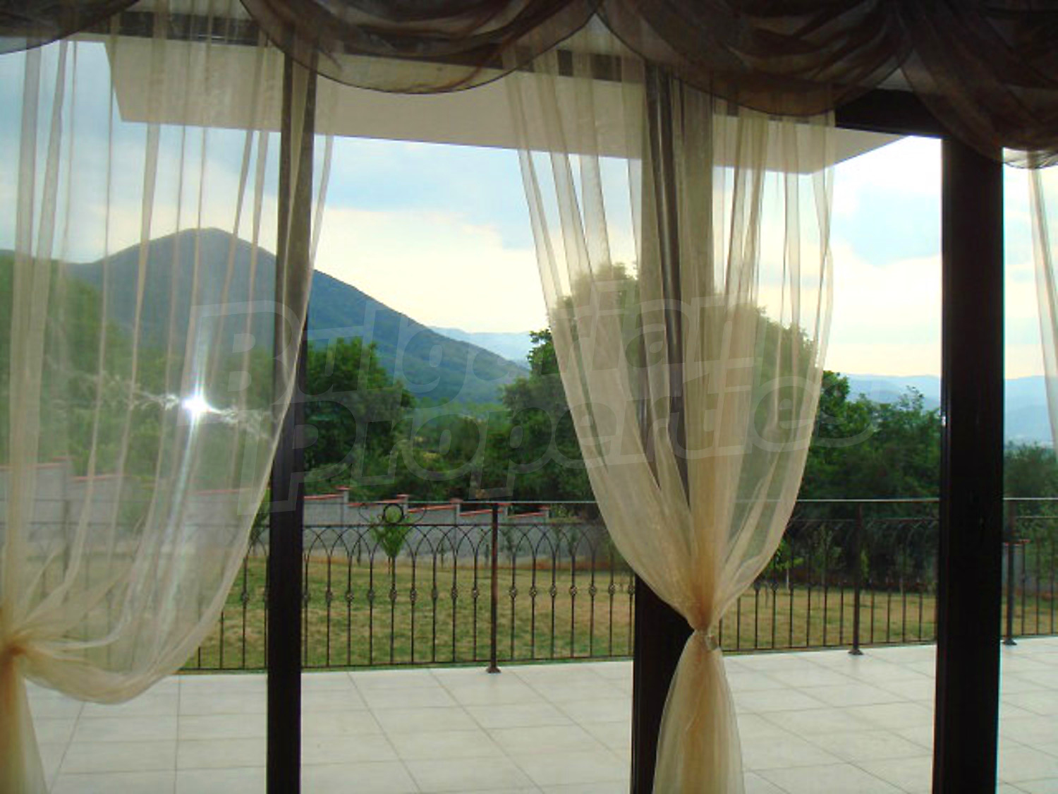 Gallery Picture 26