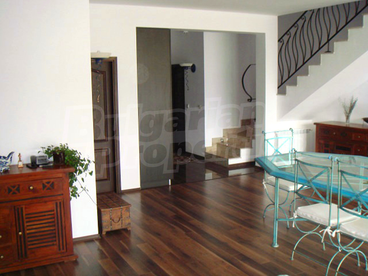 Gallery Picture 34