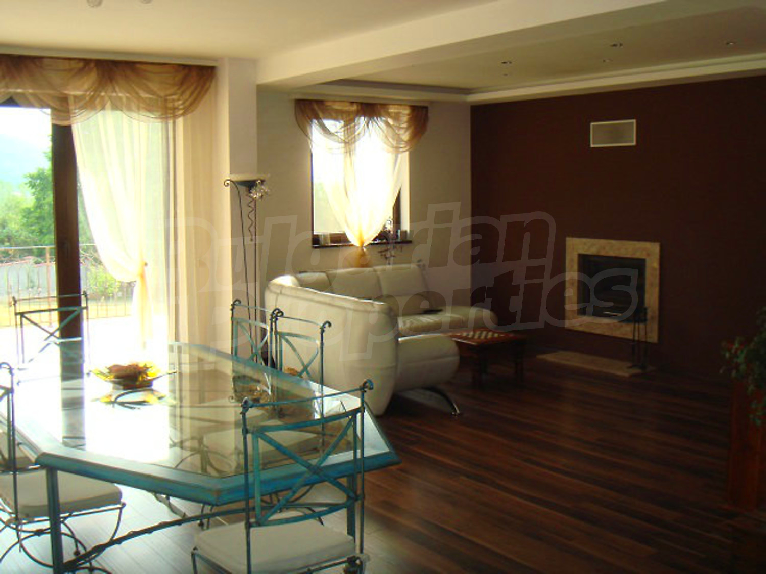 Gallery Picture 37