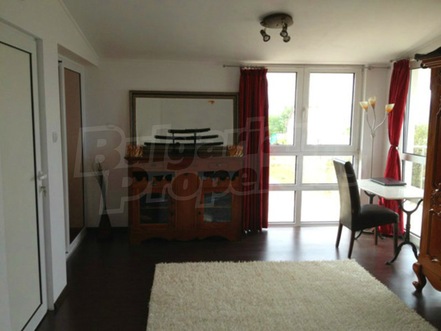 Gallery Picture 6