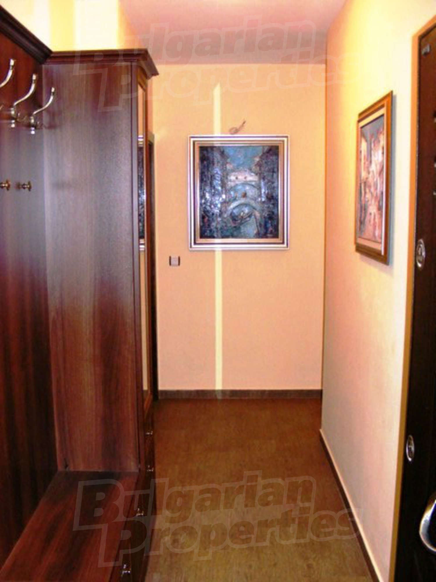 Gallery Picture 24
