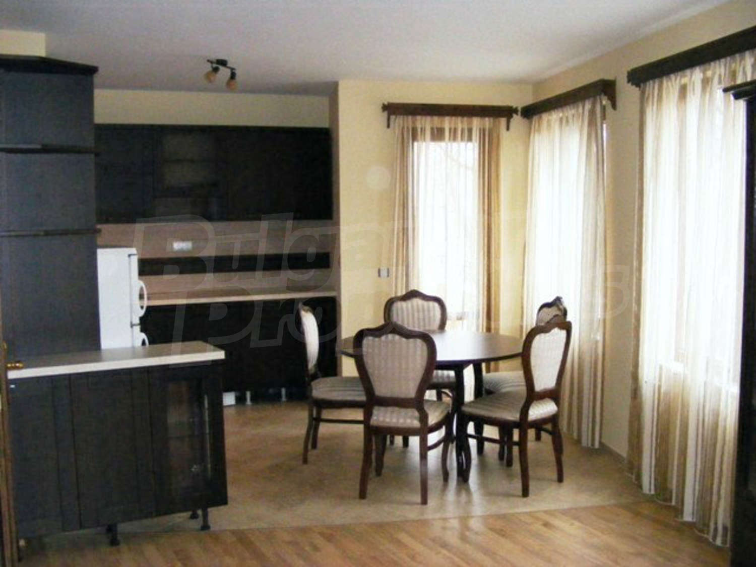 Gallery Picture 4