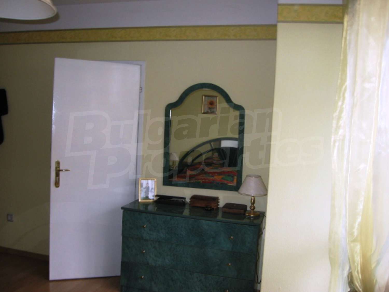 Gallery Picture 33