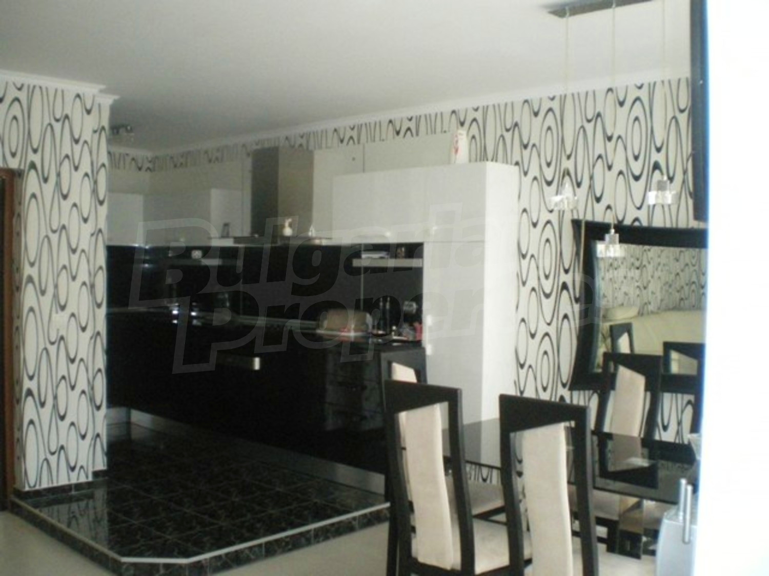 Gallery Picture 10