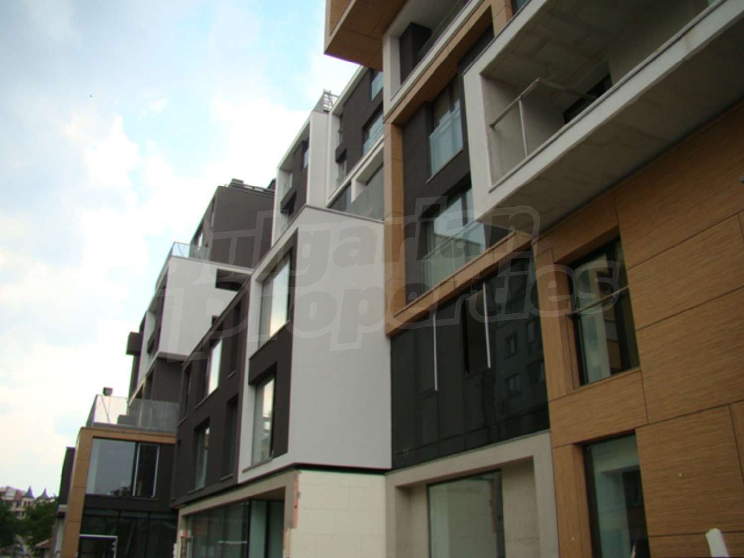 Gallery Picture 9