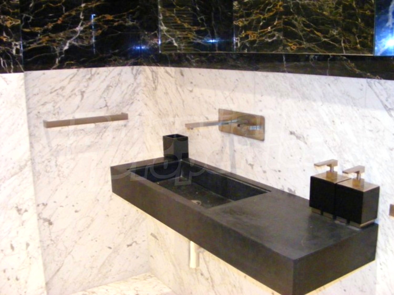 Gallery Picture 23