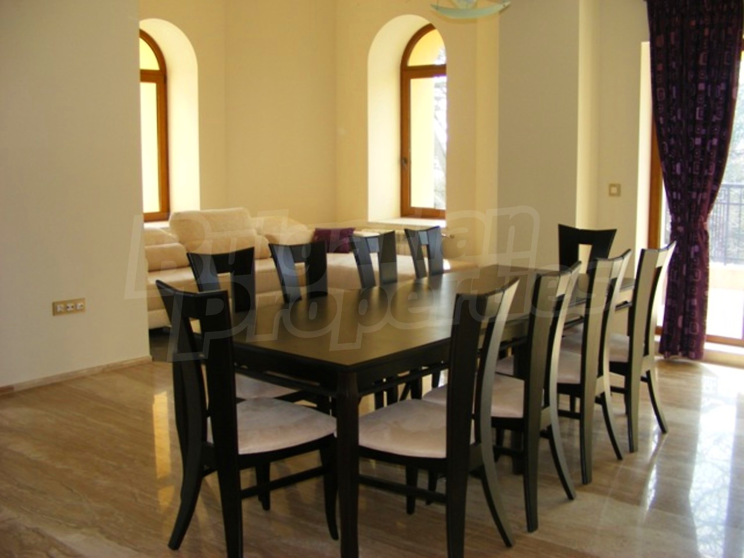 Gallery Picture 4