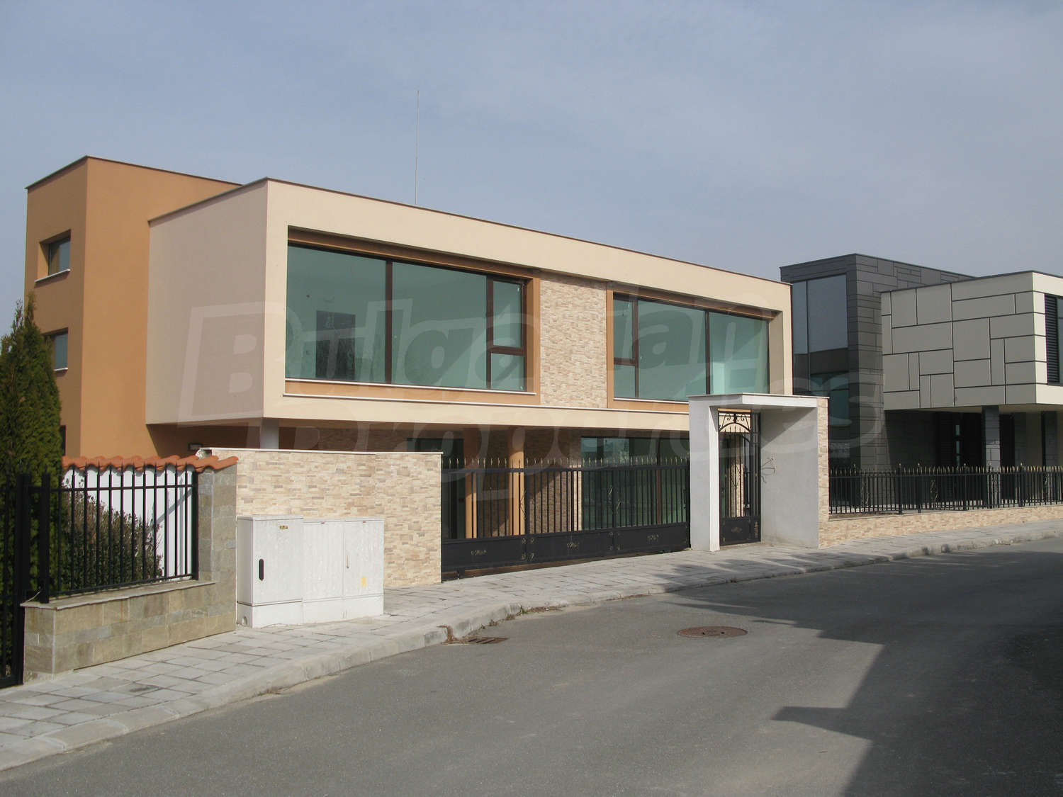 Gallery Picture 2