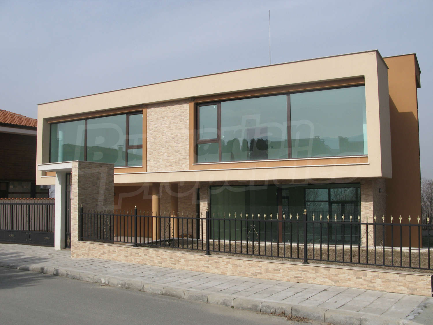 Gallery Picture 3