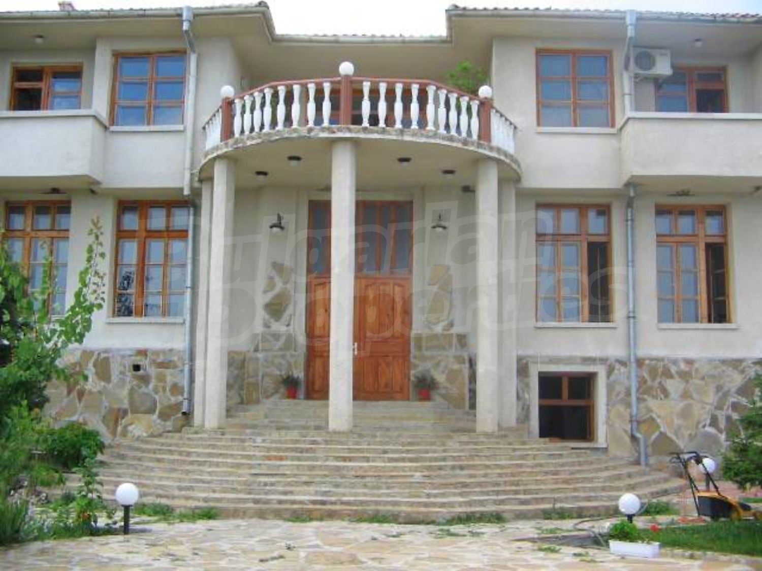 Gallery Picture 4