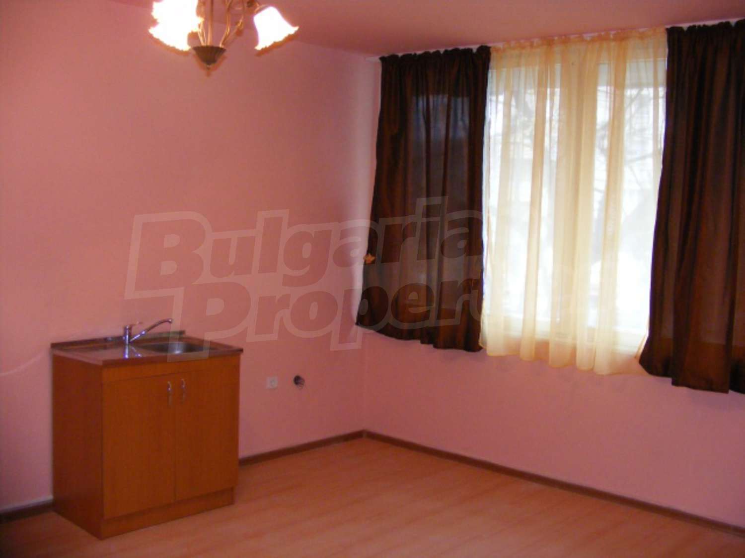 Gallery Picture 5