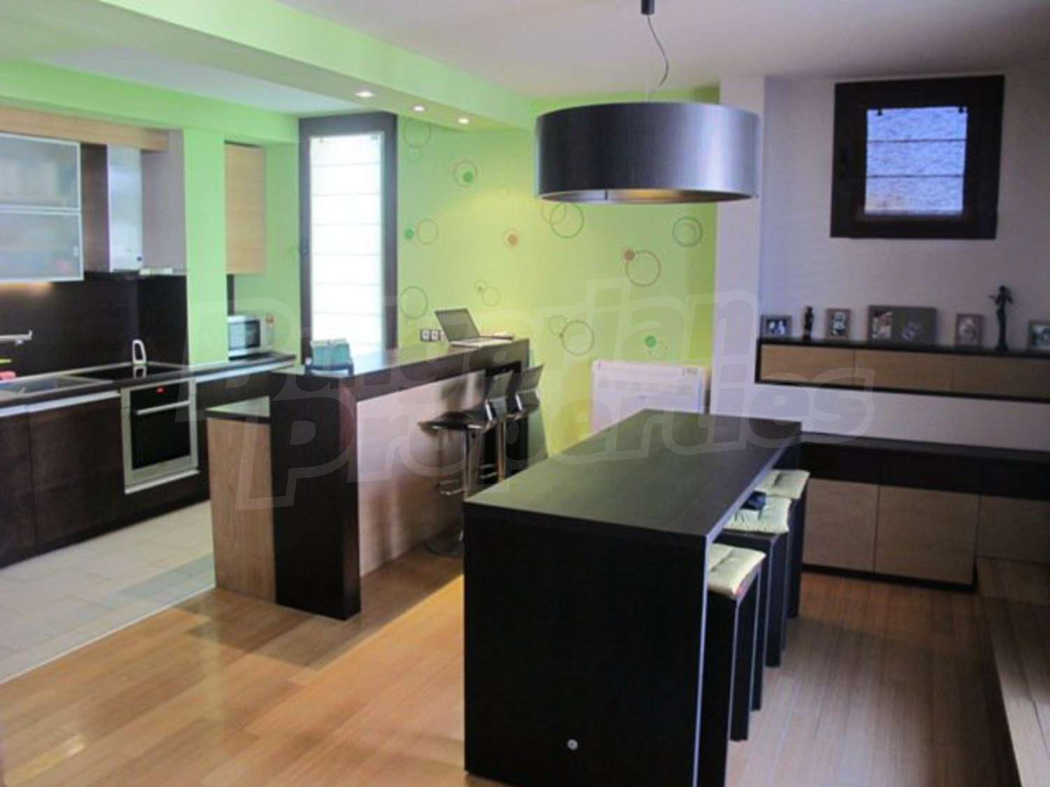 Gallery Picture 3