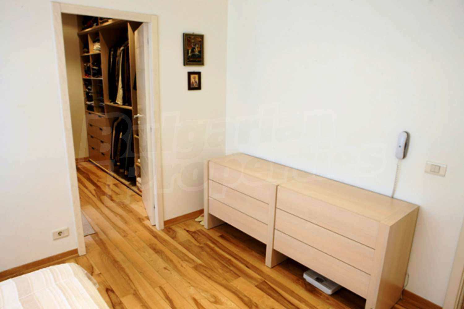 Gallery Picture 23