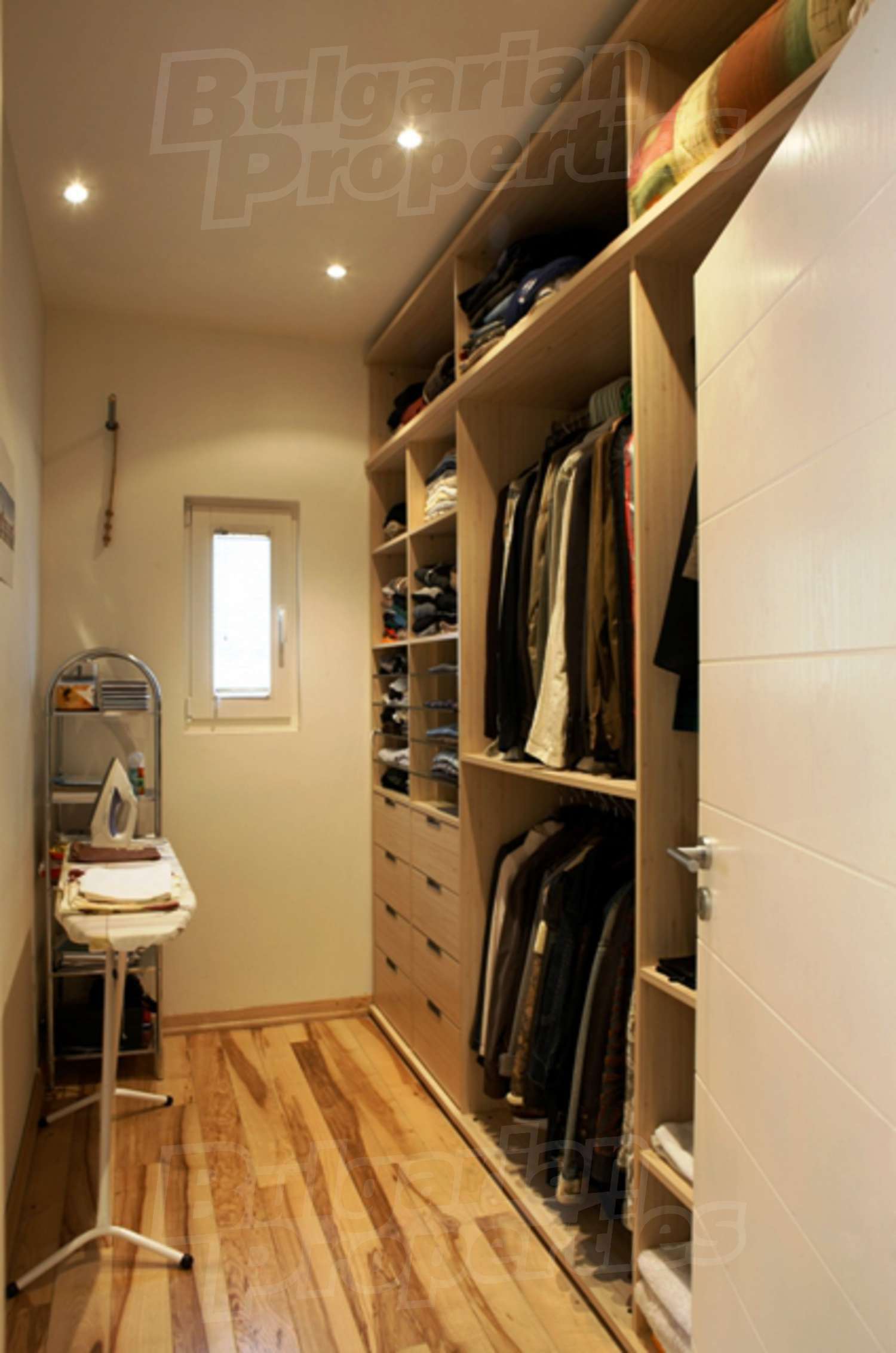 Gallery Picture 29