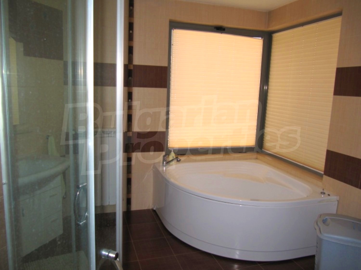 Gallery Picture 15