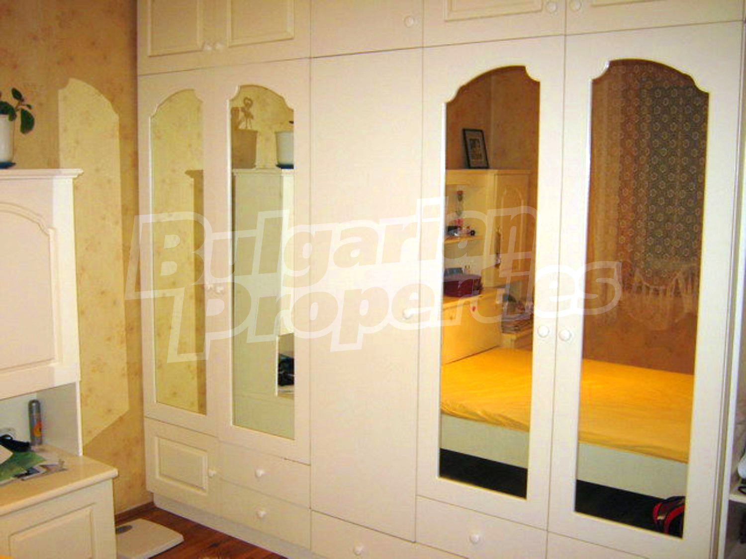 Gallery Picture 29