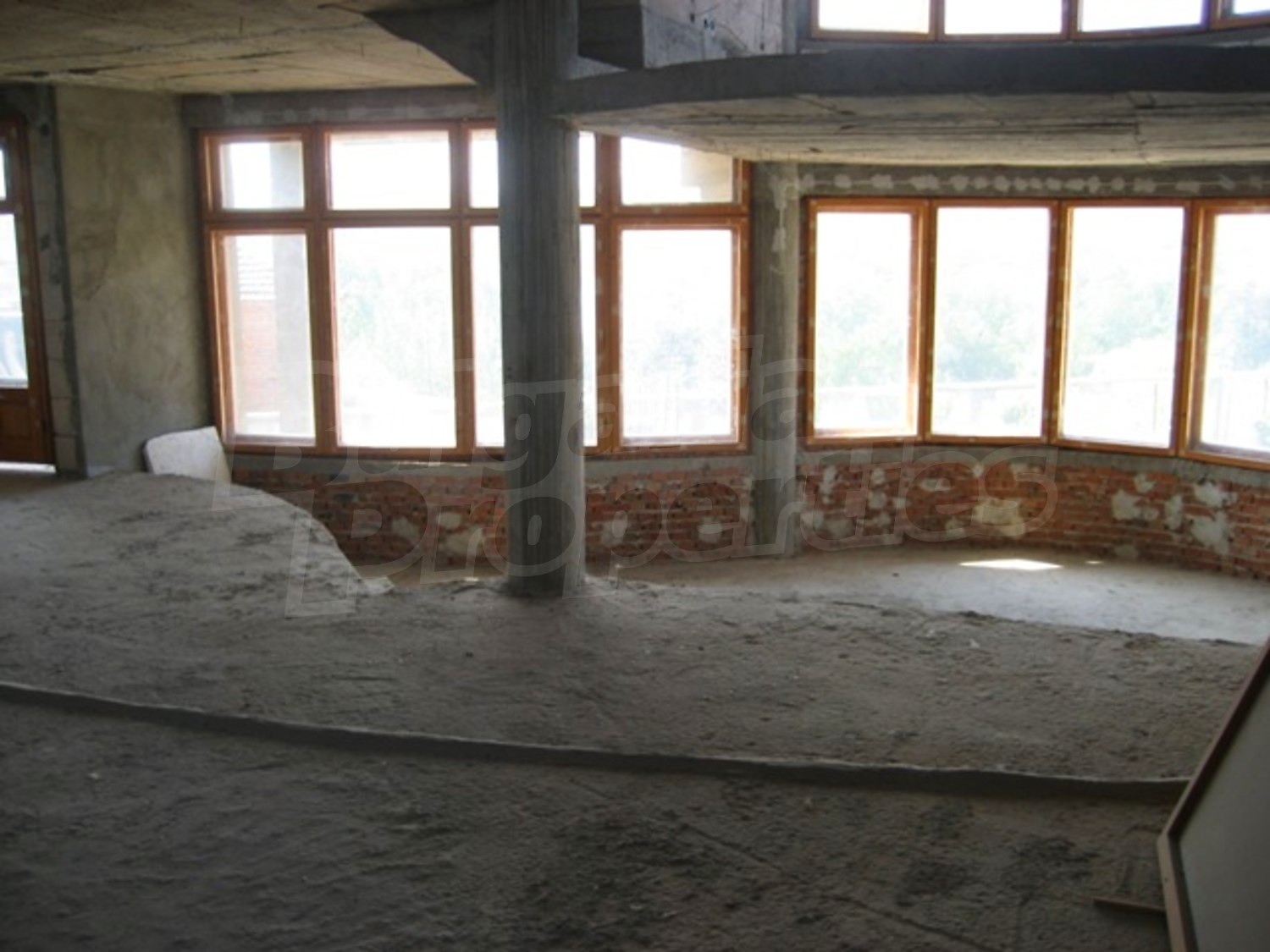 Gallery Picture 10