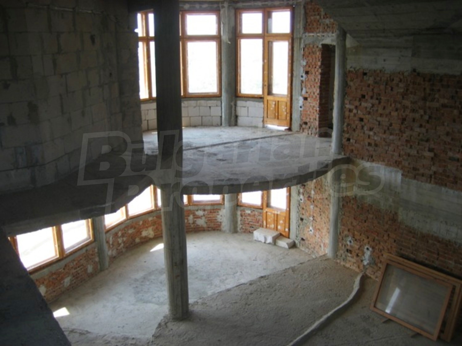 Gallery Picture 12