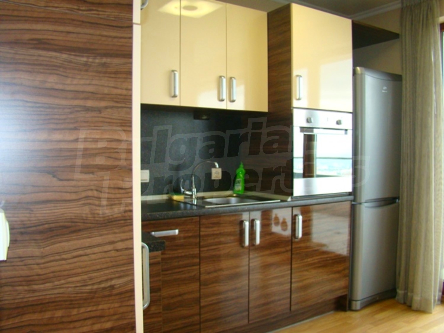 Gallery Picture 10