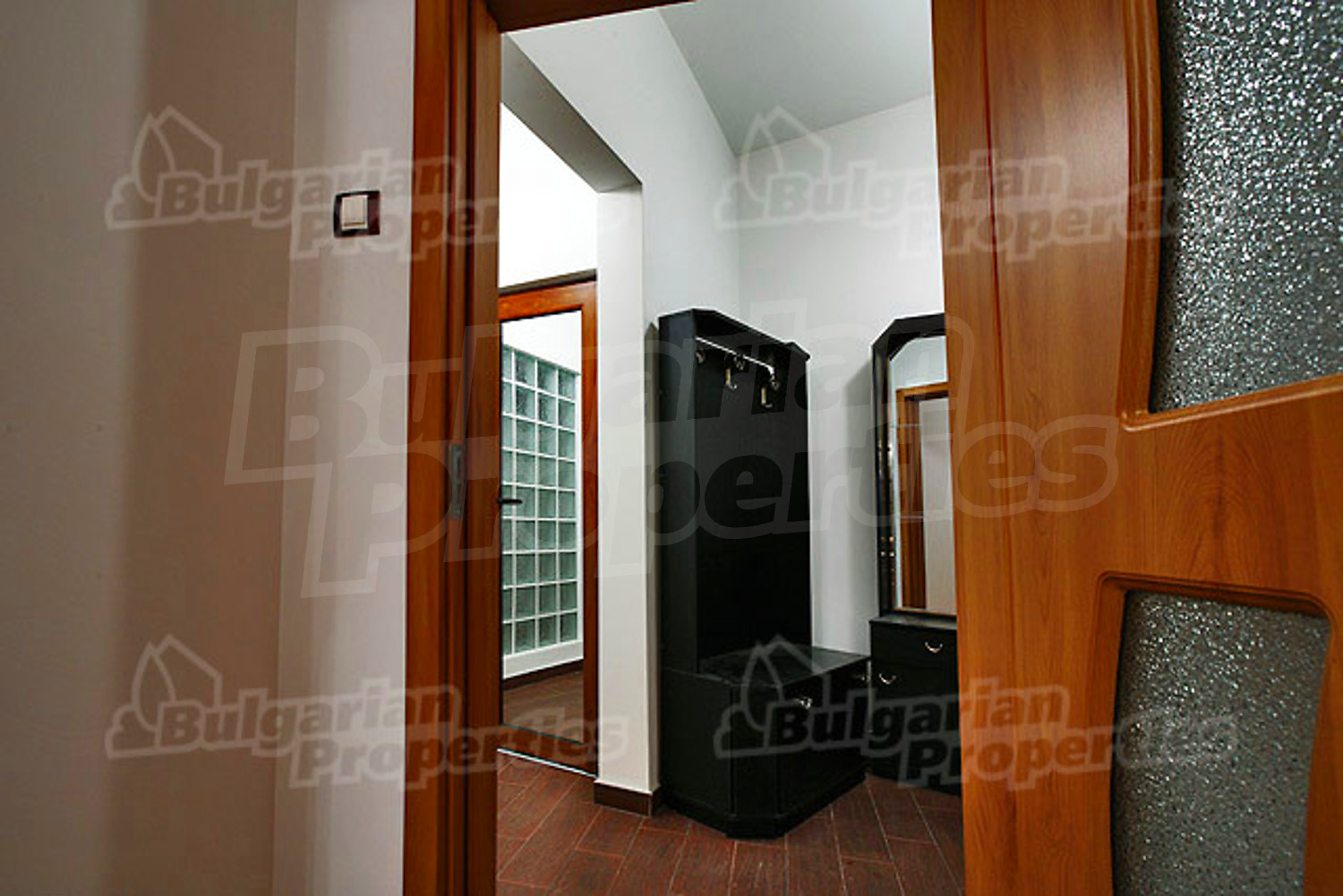 Gallery Picture 10
