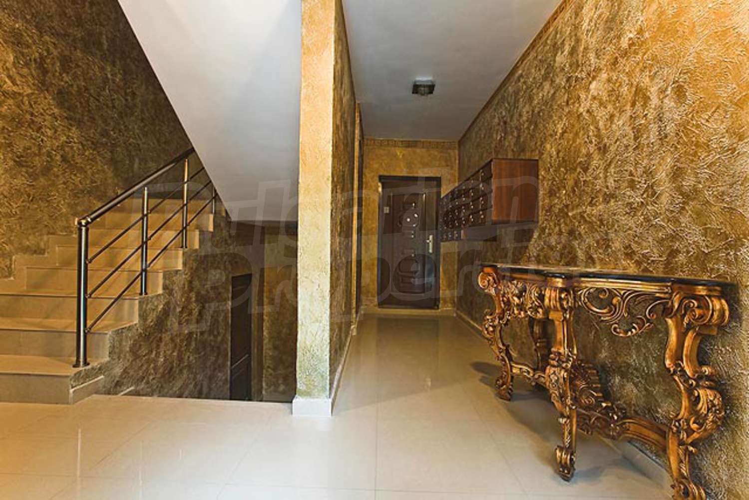 Gallery Picture 10