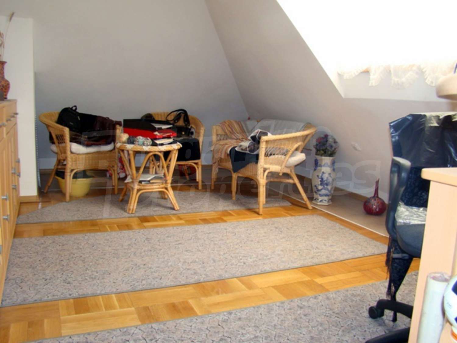 Gallery Picture 10