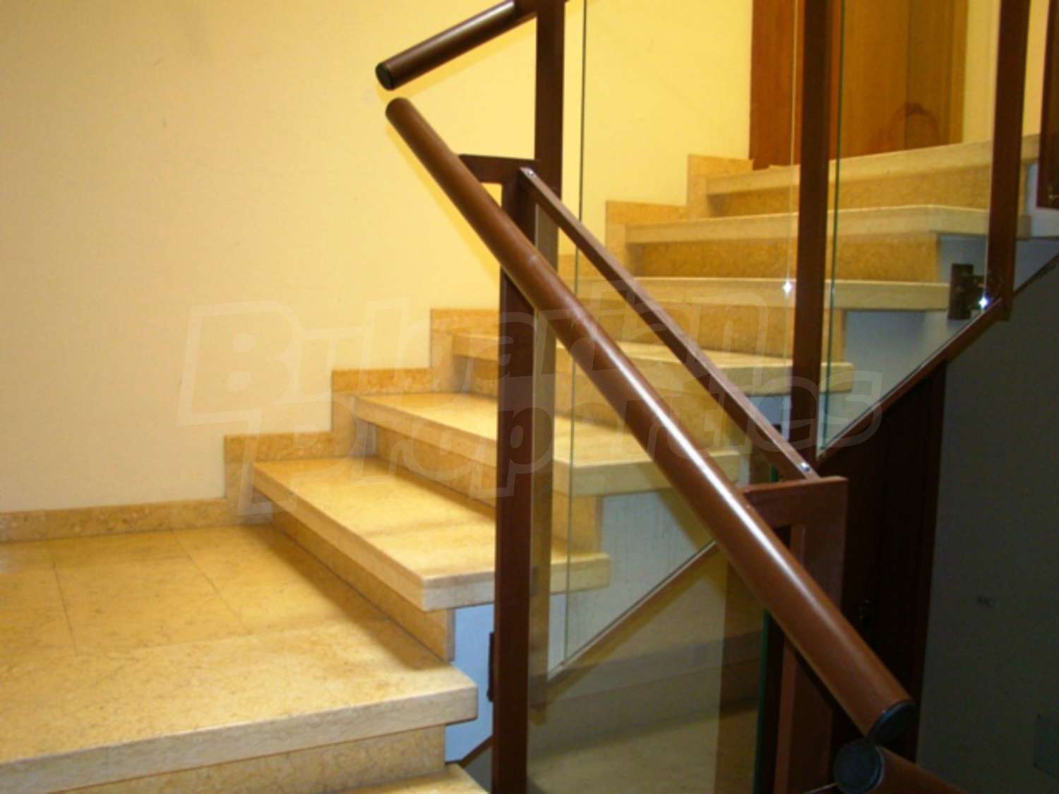 Gallery Picture 3