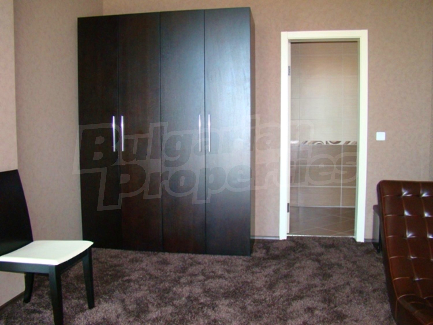 Gallery Picture 10
