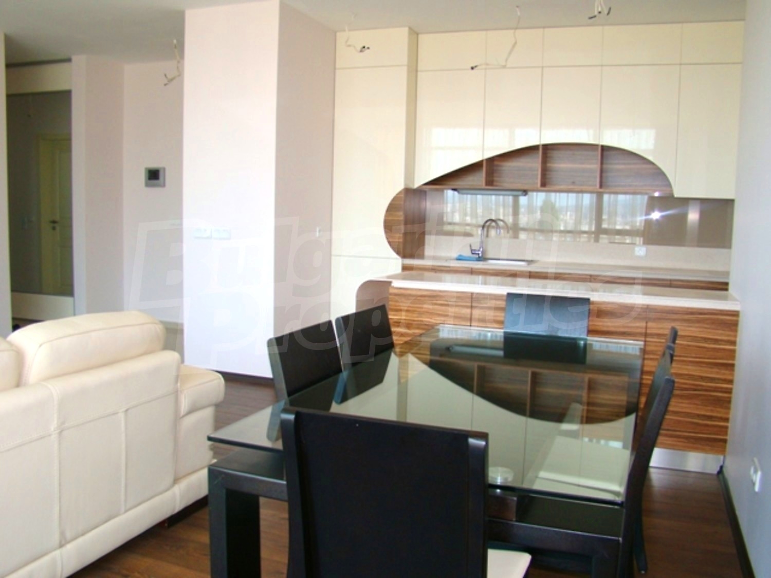 Gallery Picture 6