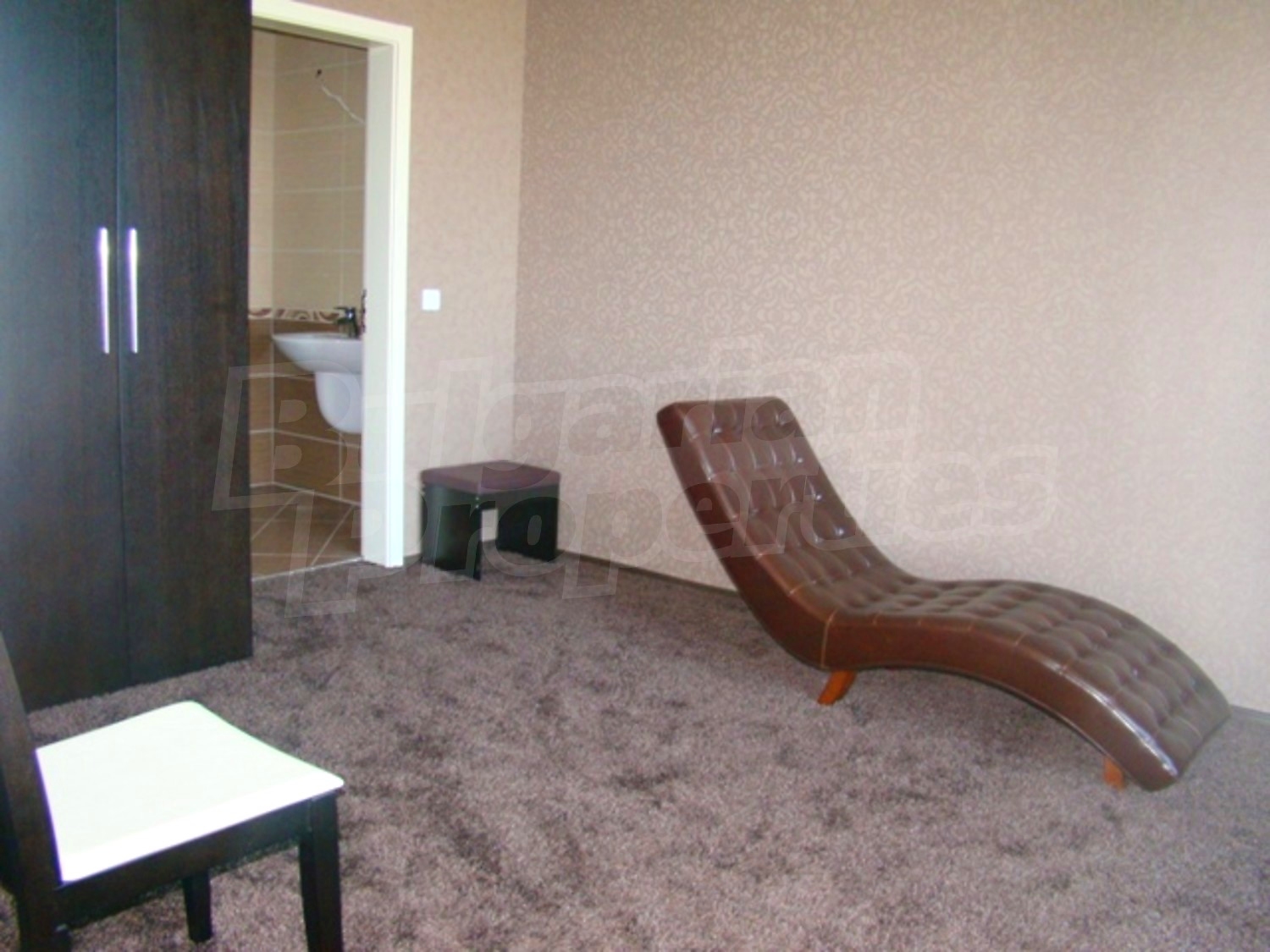 Gallery Picture 9