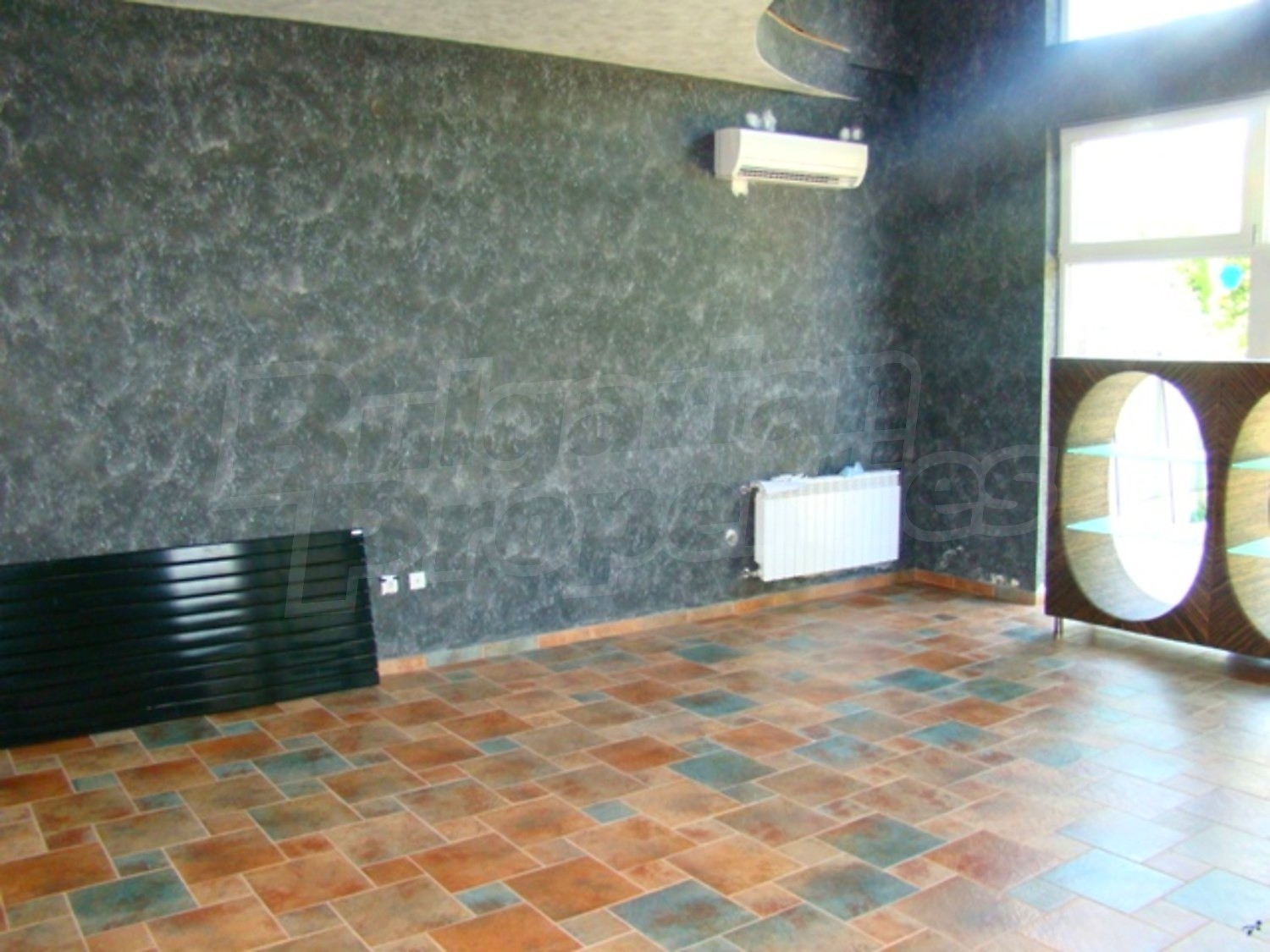 Gallery Picture 10