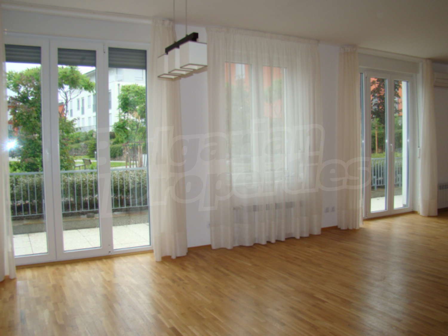 Gallery Picture 10