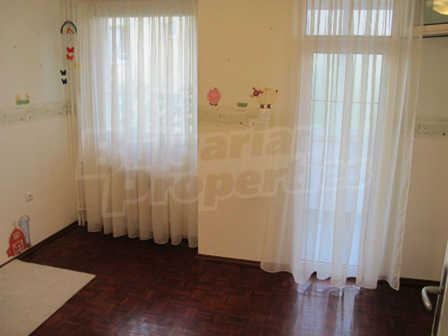 Gallery Picture 12