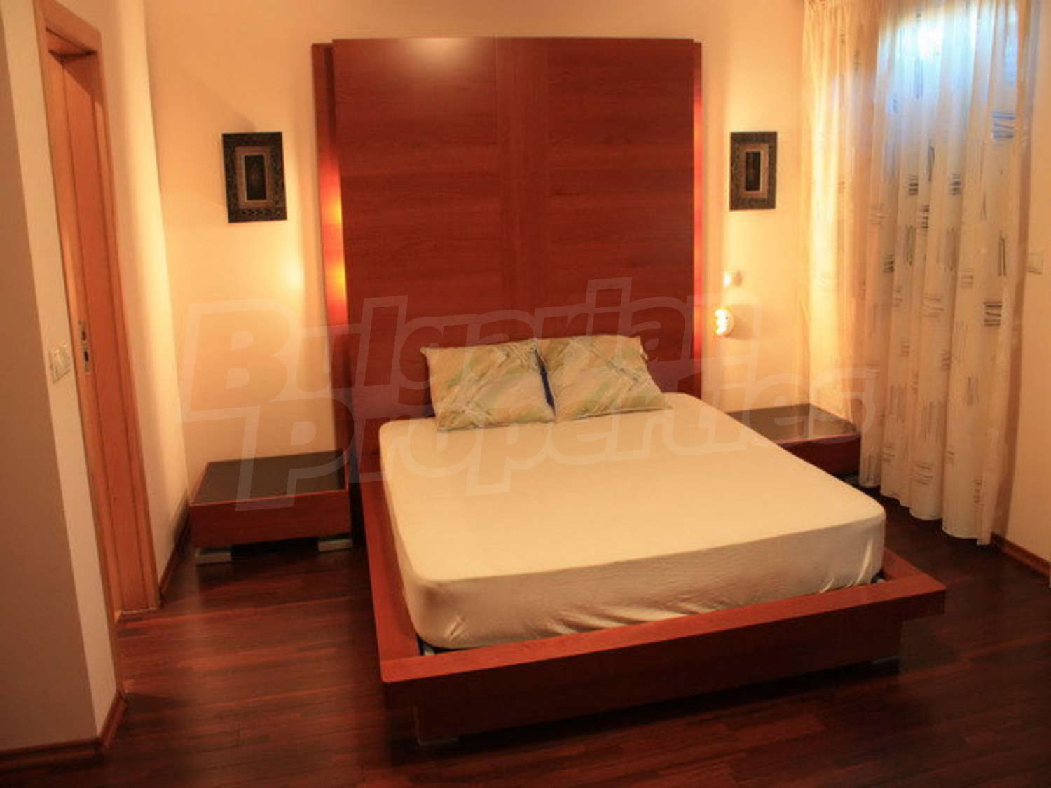 Gallery Picture 15
