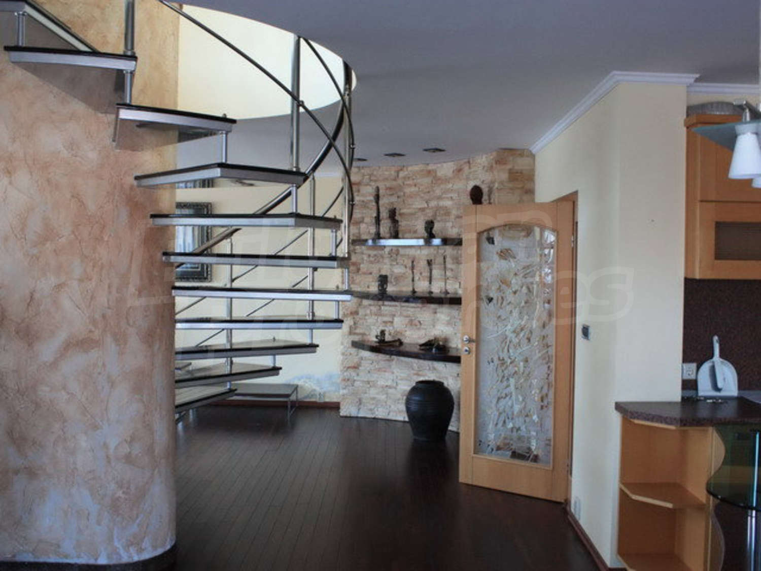 Gallery Picture 8