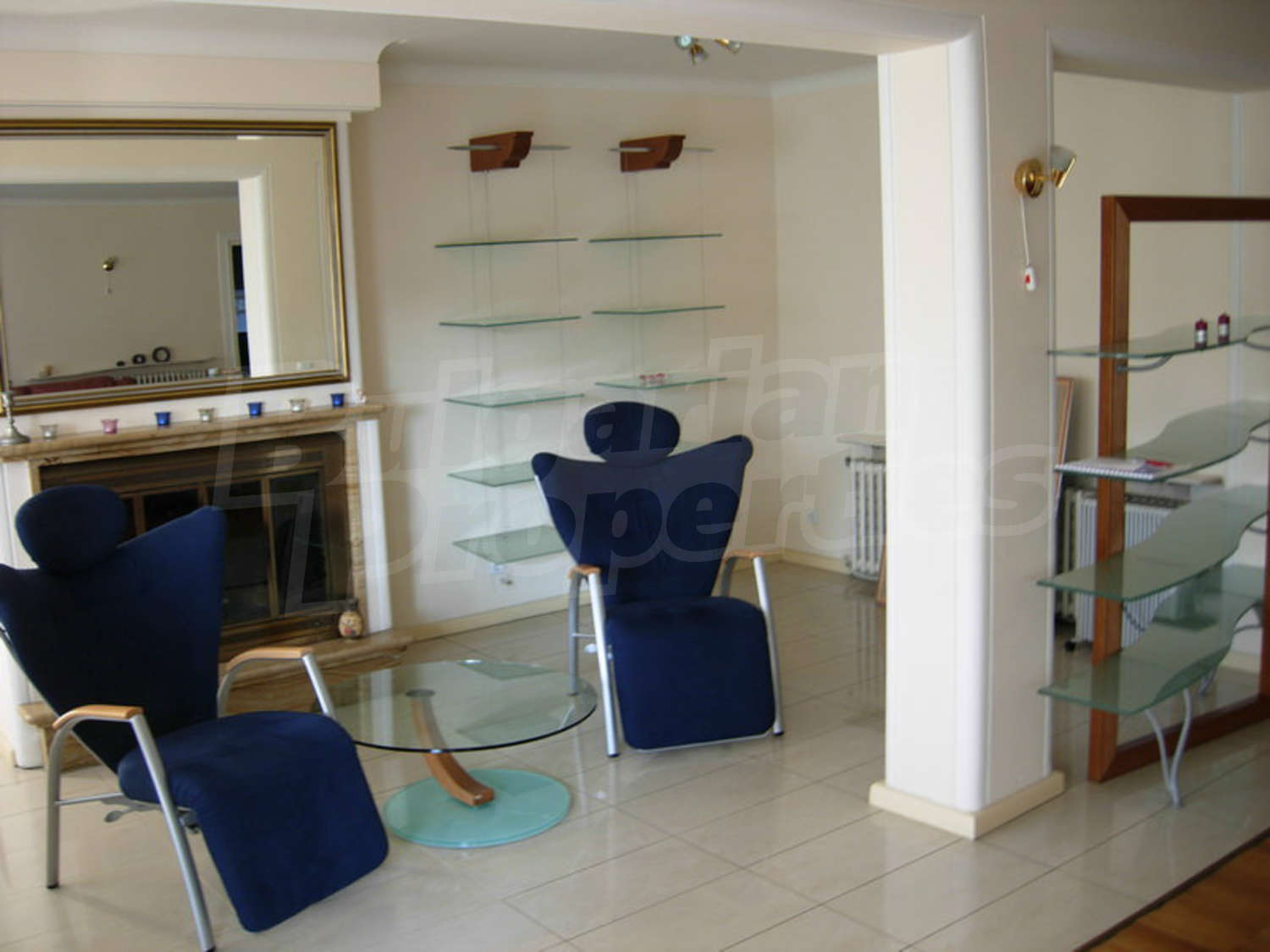 Gallery Picture 4