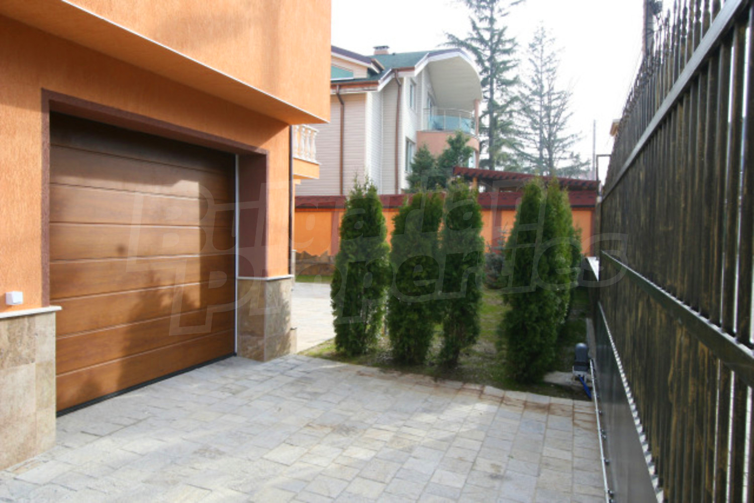 Gallery Picture 8