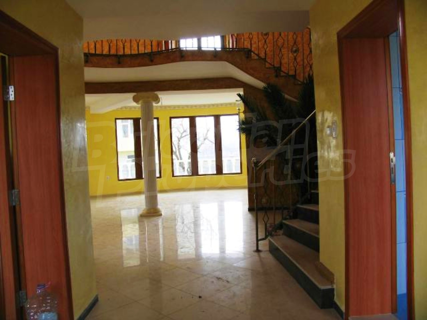 Gallery Picture 10