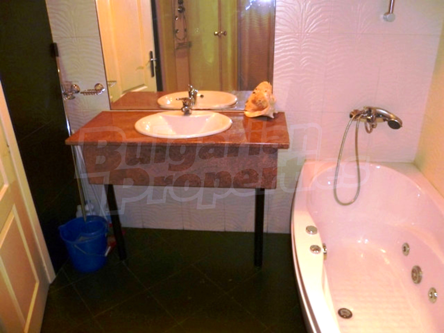 Gallery Picture 18