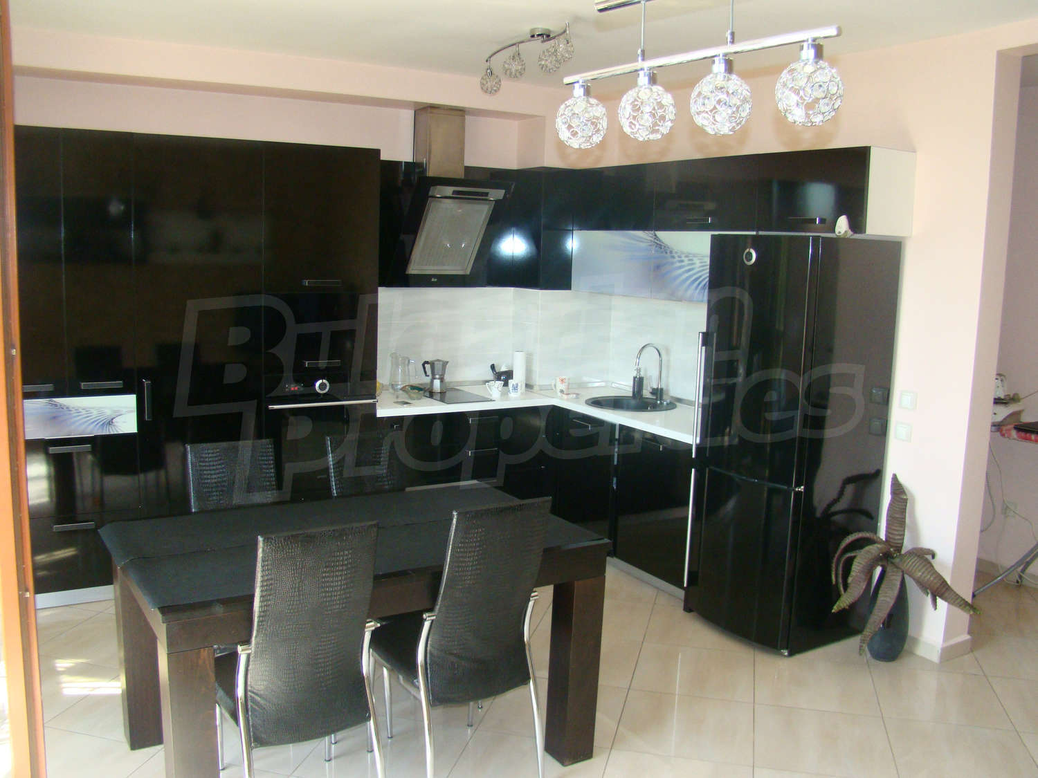 Gallery Picture 3