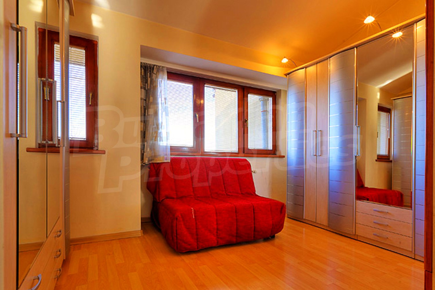 Gallery Picture 35