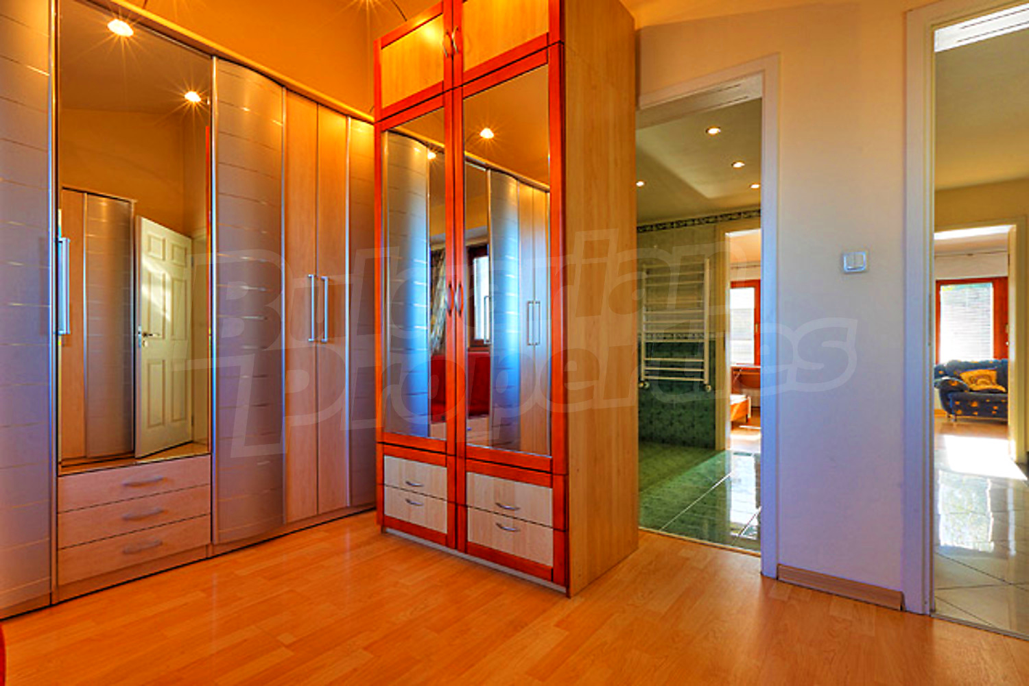 Gallery Picture 36