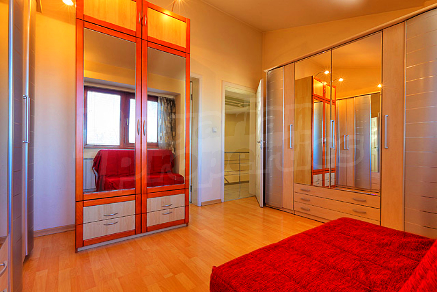 Gallery Picture 37