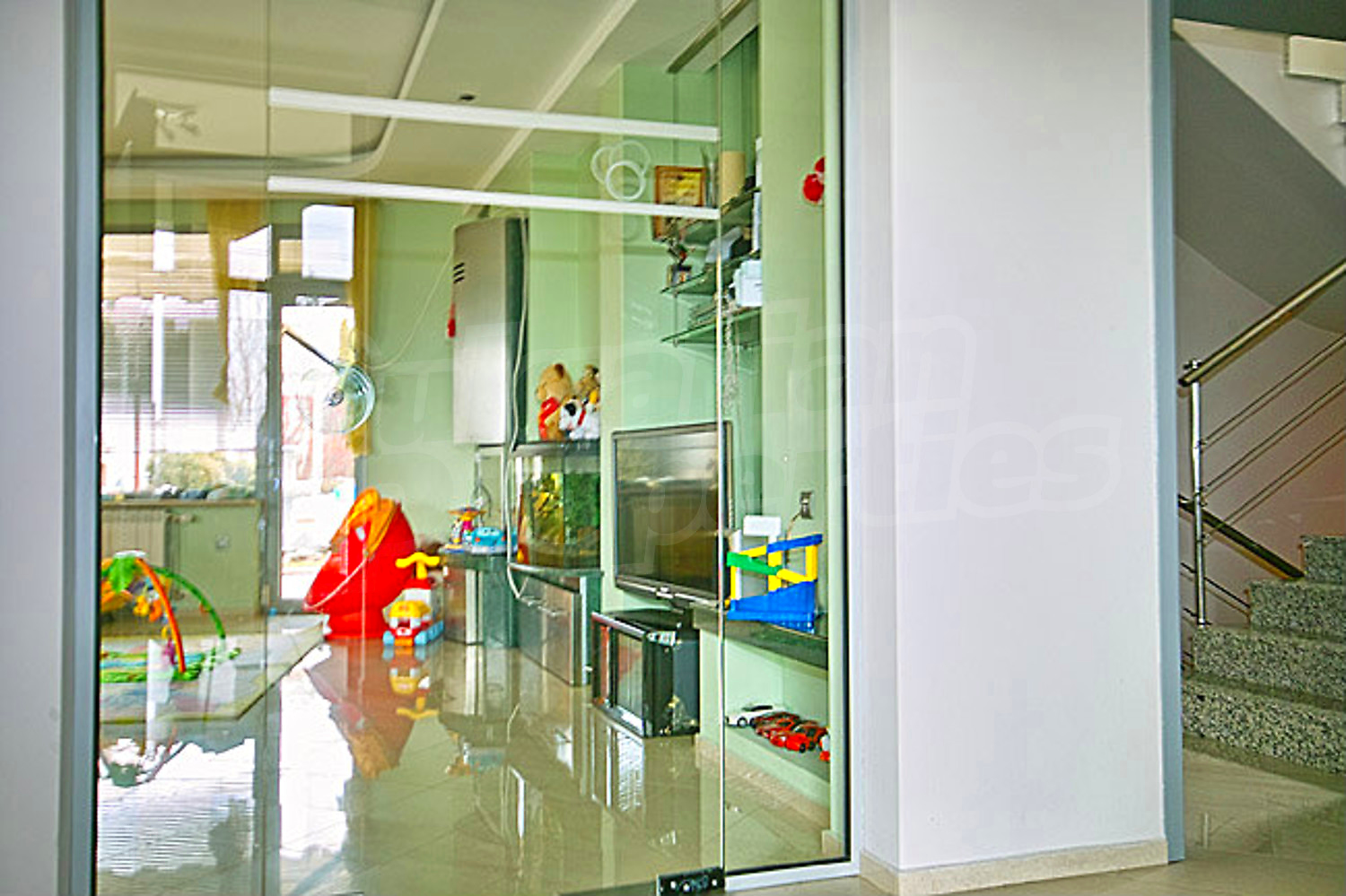 Gallery Picture 2