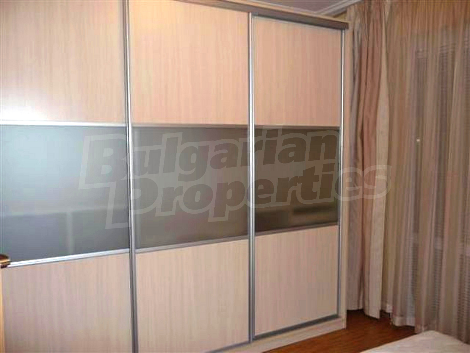 Gallery Picture 12