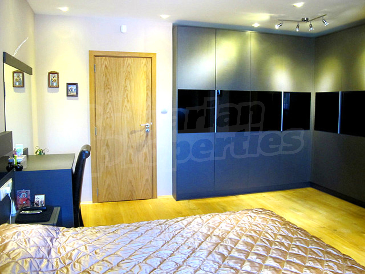 Gallery Picture 53