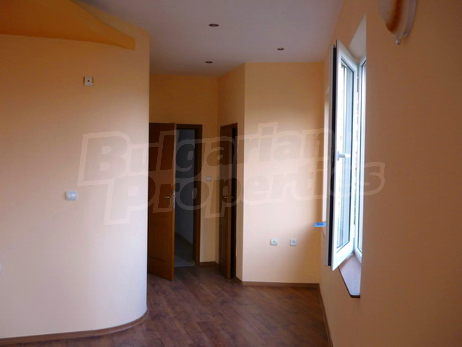 Gallery Picture 7