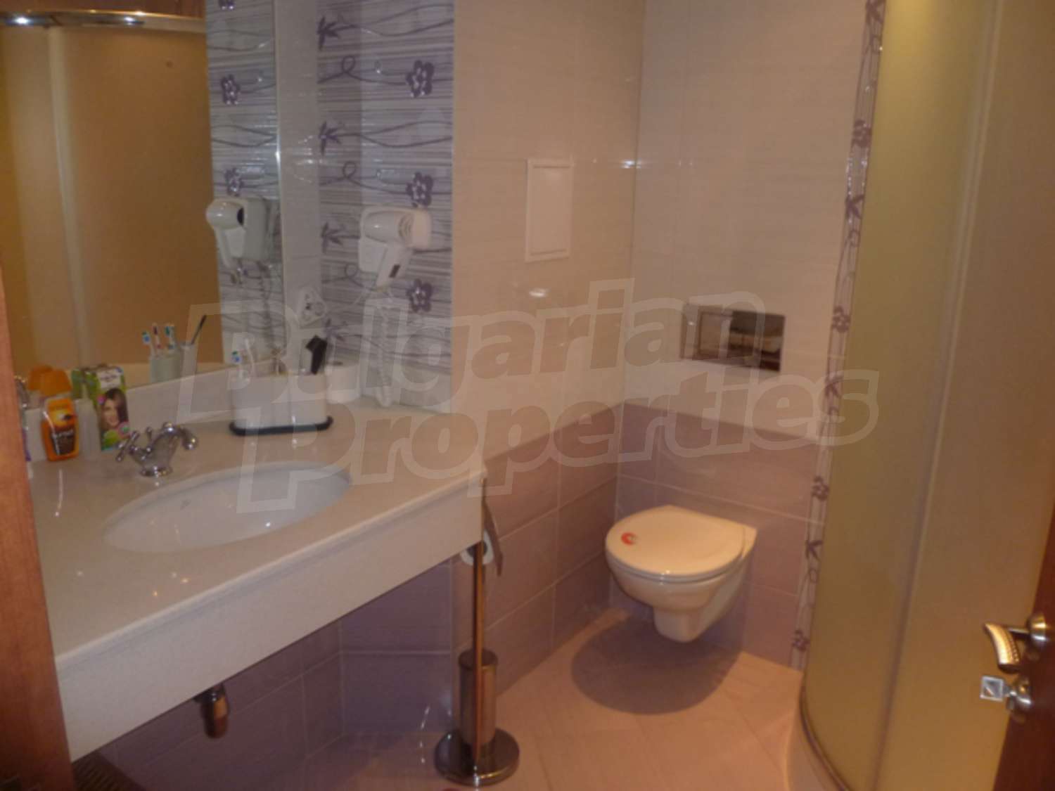 Gallery Picture 15