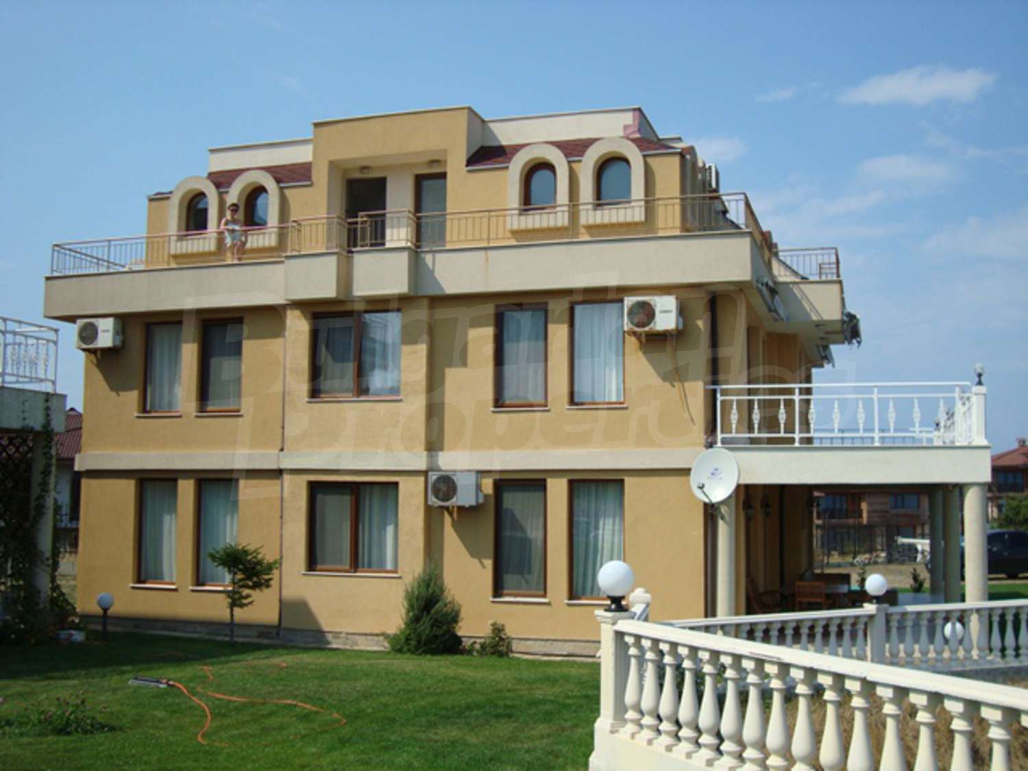 Gallery Picture 3
