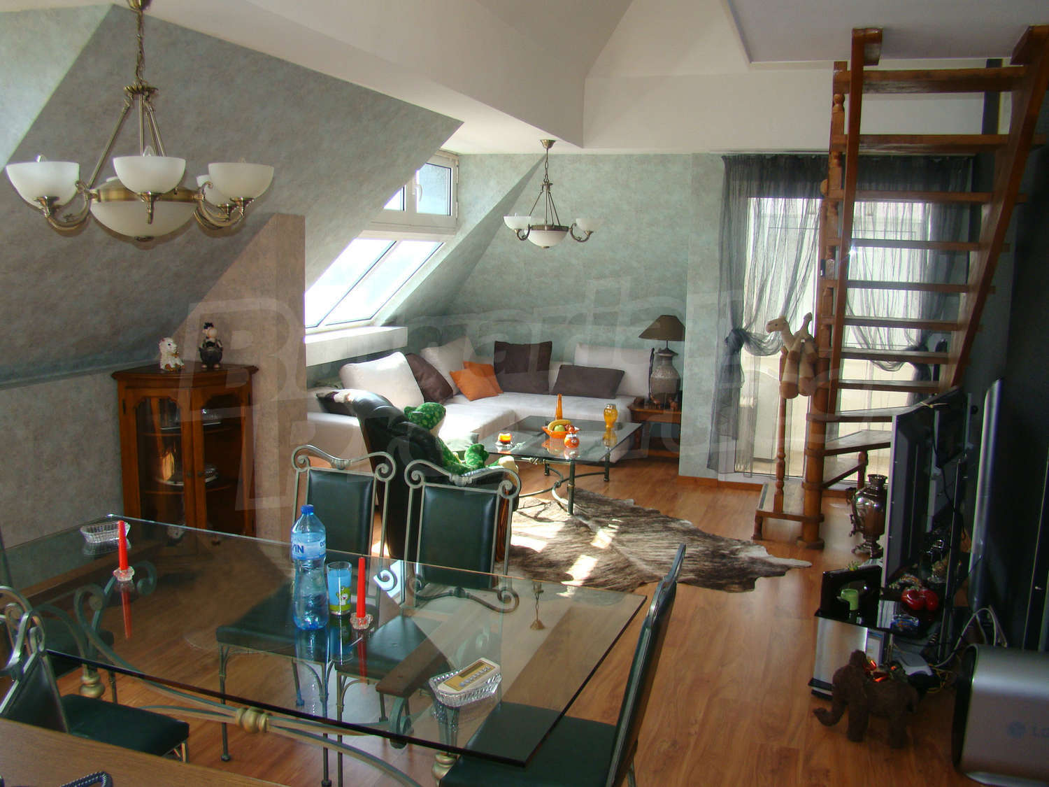 Gallery Picture 4
